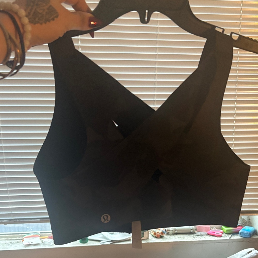 Lululemon Black Camouflage Sports Bra- 34C - Picture 2 of 12